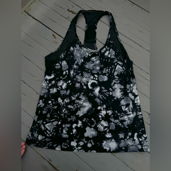 Lululemon •  Sunshine Salutation Tank • Dusk Dye White Black / Black - Picture 7 of 10